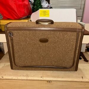 Vintage 70's Skyway Tweed
Luggage